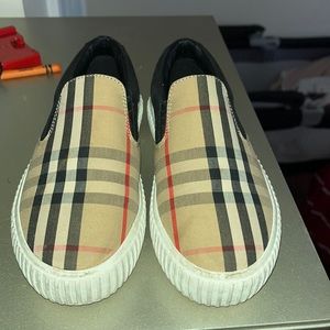 Lightly worn comes with box and dust bag